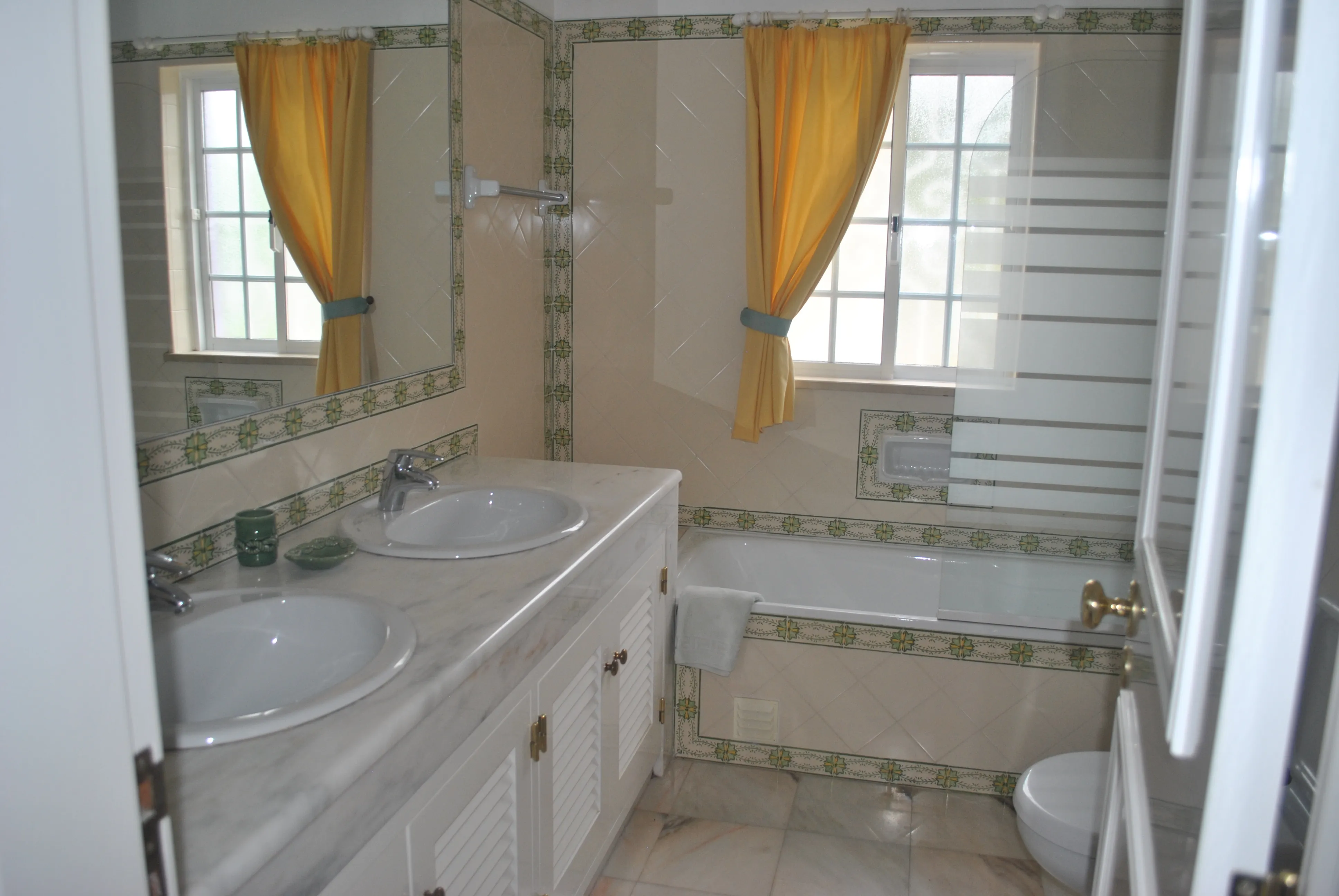 Downstairs bedroom 3 & 4 bathroom