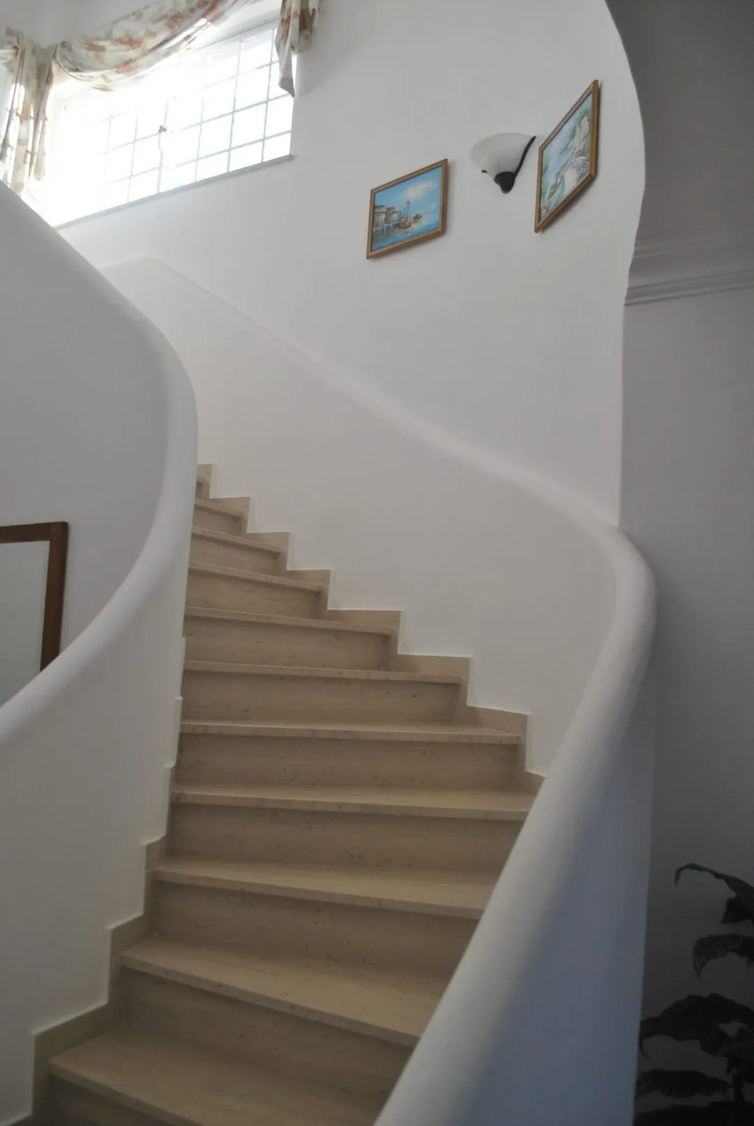 Indoor stairs to upstairs bedrooms